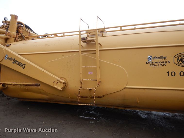 image for item FK9250 1975 Caterpillar 637  water wagon