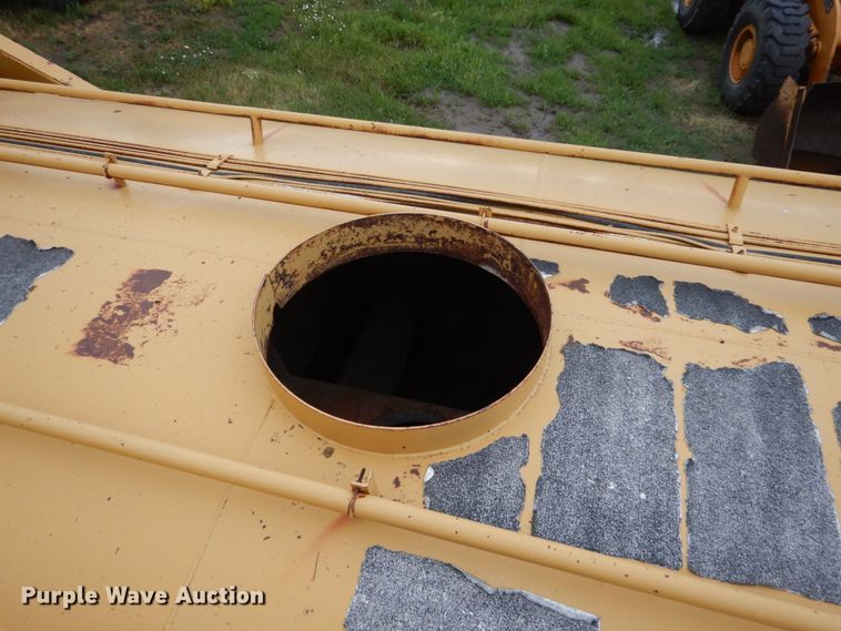 image for item FK9250 1975 Caterpillar 637  water wagon