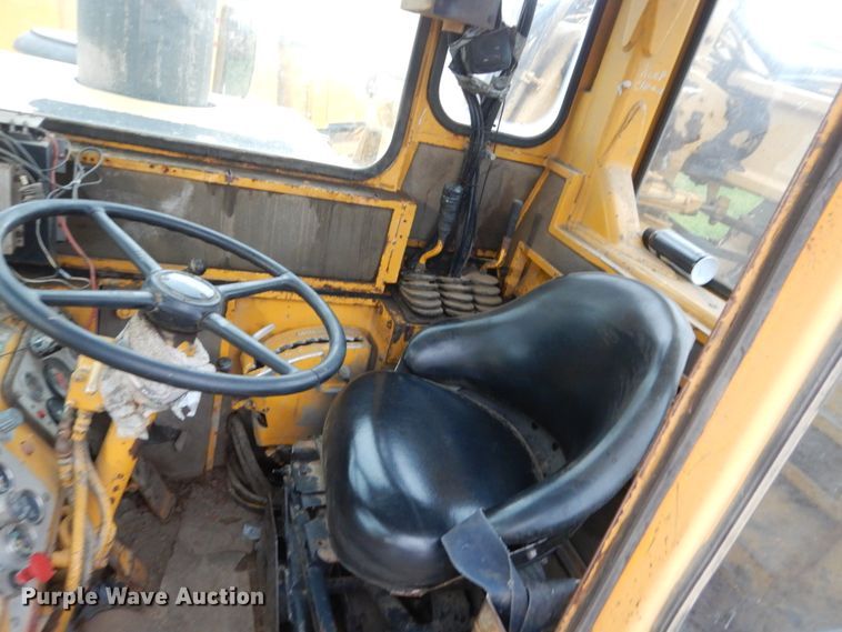 image for item FK9250 1975 Caterpillar 637  water wagon