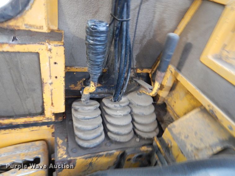 image for item FK9250 1975 Caterpillar 637  water wagon