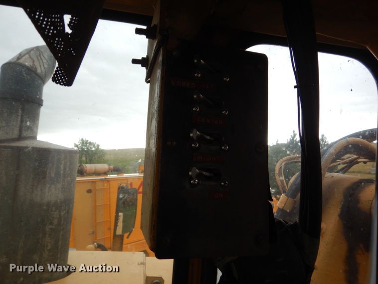 image for item FK9250 1975 Caterpillar 637  water wagon