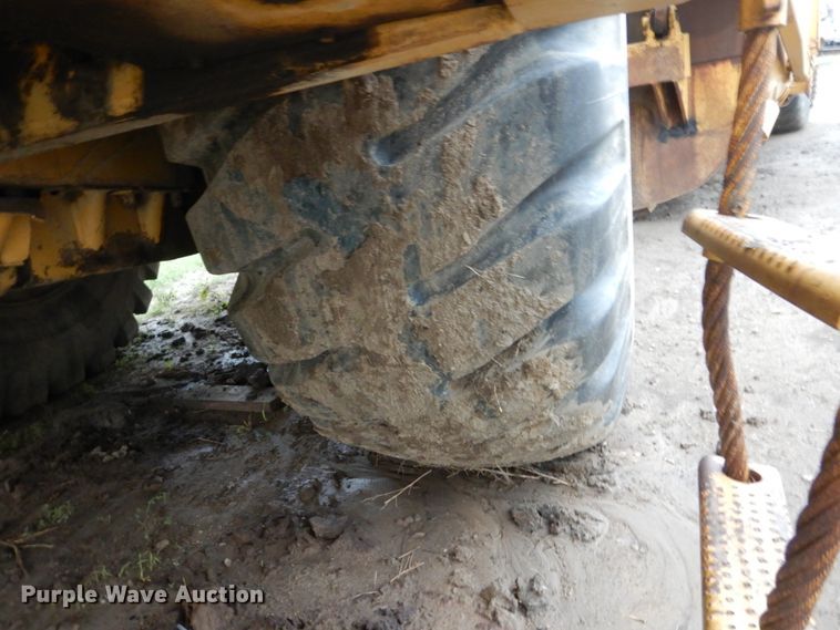 image for item FK9250 1975 Caterpillar 637  water wagon