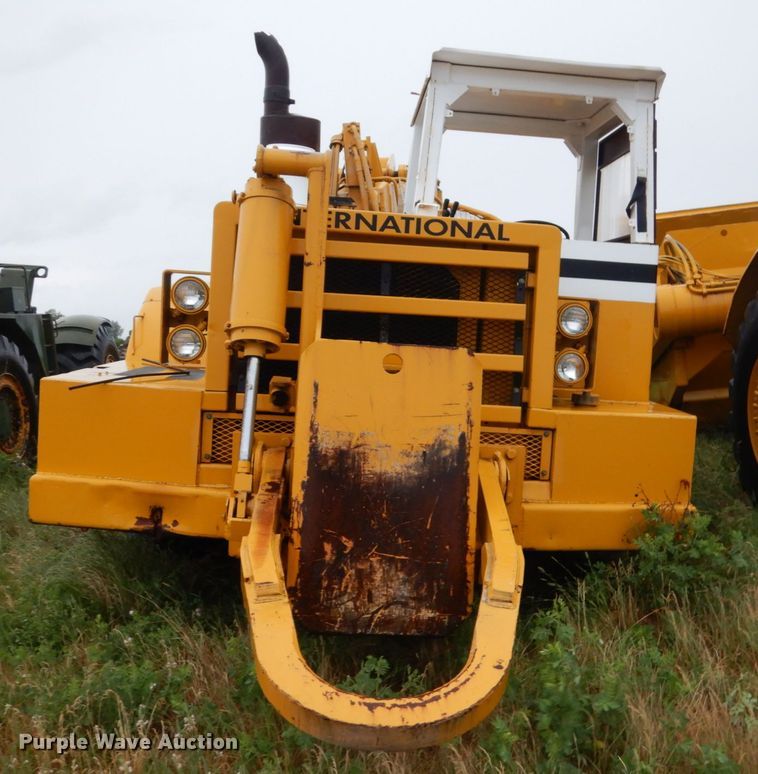 image for item FK9253 International 433  conventional scraper