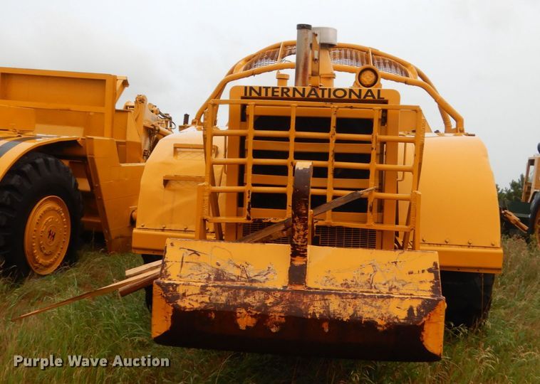 image for item FK9253 International 433  conventional scraper