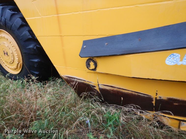 image for item FK9253 International 433  conventional scraper