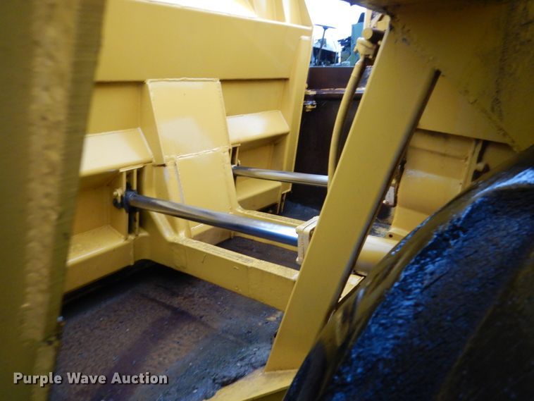 image for item FK9253 International 433  conventional scraper