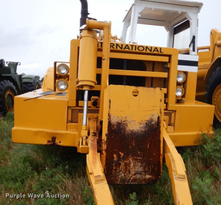 image for item FK9253 International 433  conventional scraper