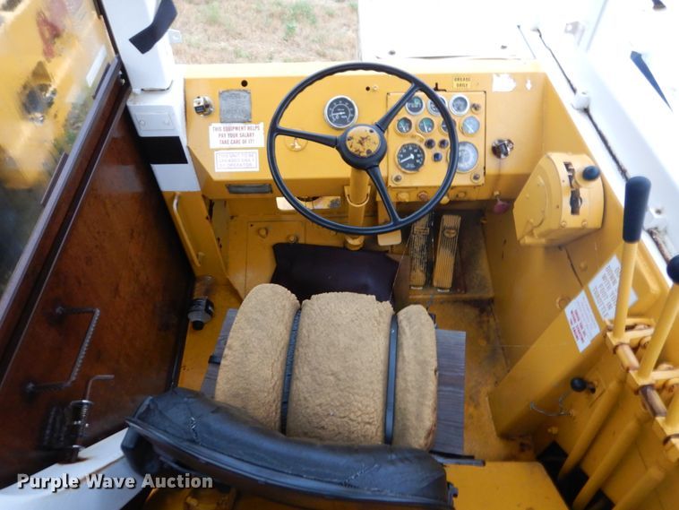 image for item FK9253 International 433  conventional scraper