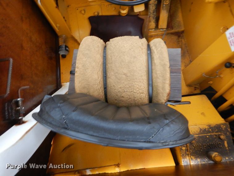 image for item FK9253 International 433  conventional scraper