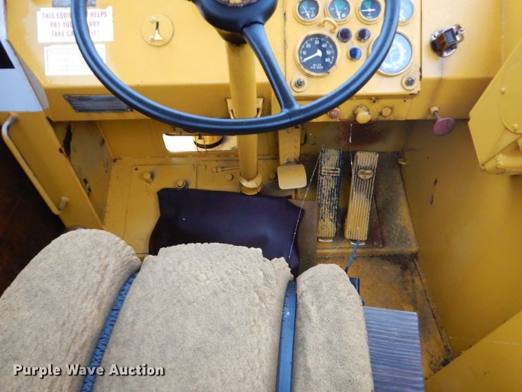 image for item FK9253 International 433  conventional scraper