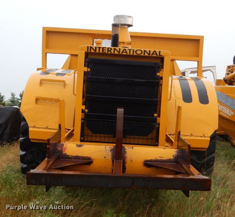 image for item FK9254 International 433  conventional scraper