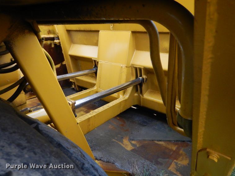 image for item FK9254 International 433  conventional scraper