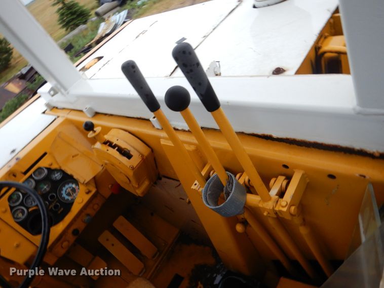 image for item FK9254 International 433  conventional scraper