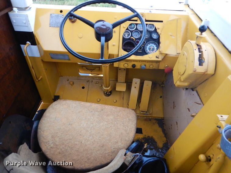 image for item FK9254 International 433  conventional scraper