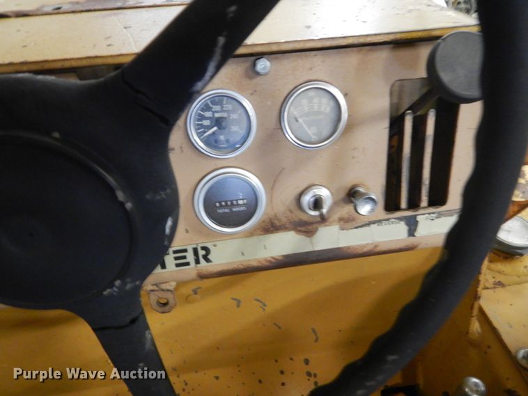 image for item FK9256 Hyster C530A  pneumatic roller