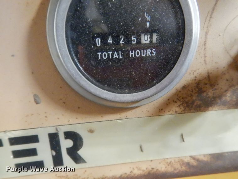 image for item FK9256 Hyster C530A  pneumatic roller