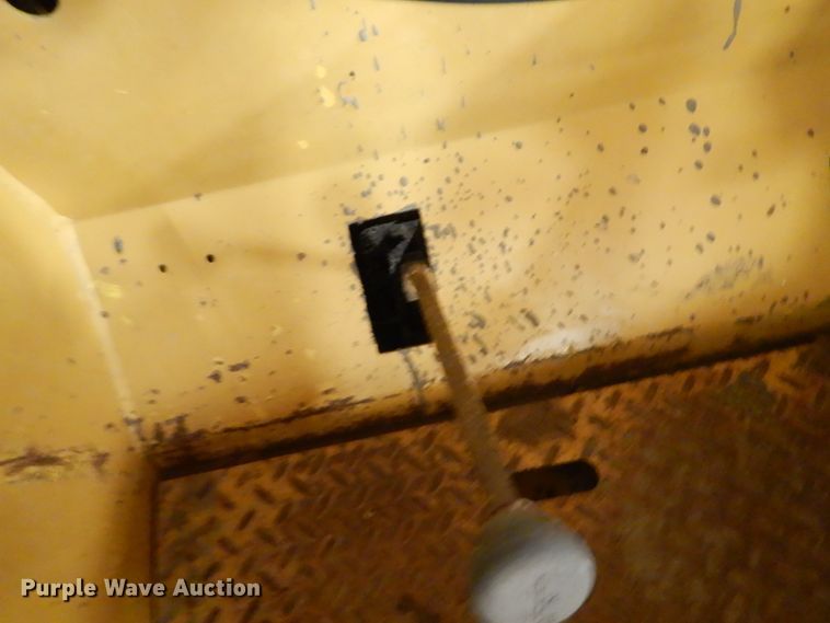 image for item FK9256 Hyster C530A  pneumatic roller