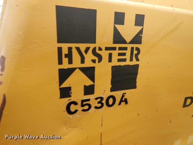 image for item FK9256 Hyster C530A  pneumatic roller