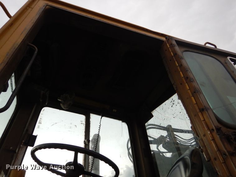 image for item FK9257 1981 Caterpillar 627B  conventional scraper