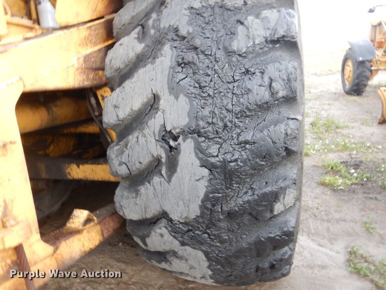 image for item FK9257 1981 Caterpillar 627B  conventional scraper