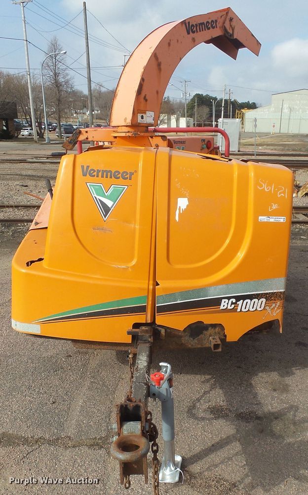 image for item FR9524 Vermeer BC1000XL wood chipper