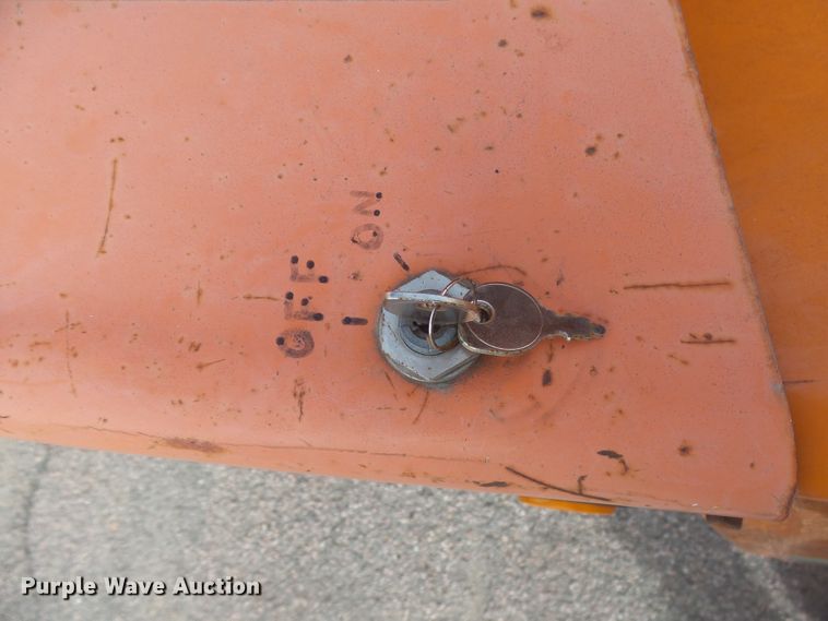 image for item FR9524 Vermeer BC1000XL wood chipper