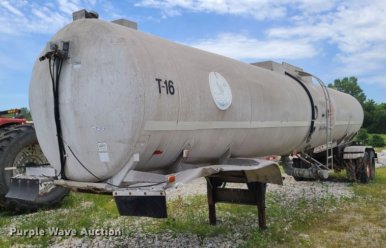image for item FX9514 1984 VIM tank trailer