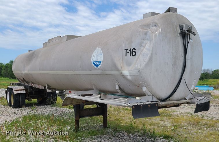 image for item FX9514 1984 VIM tank trailer