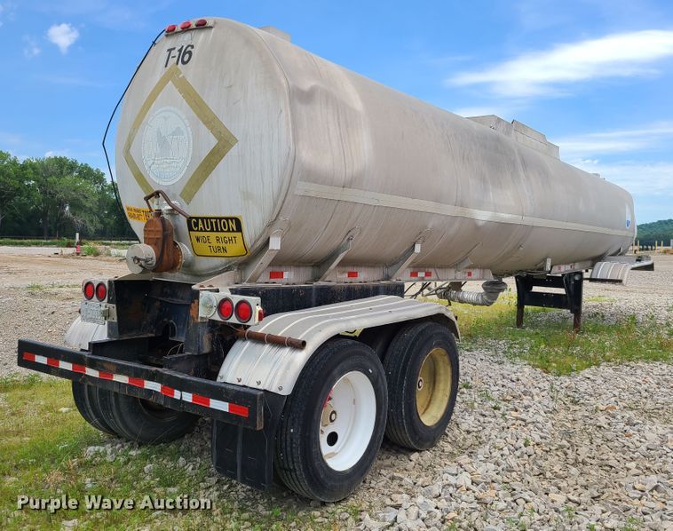 image for item FX9514 1984 VIM tank trailer
