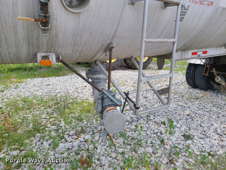 image for item FX9514 1984 VIM tank trailer