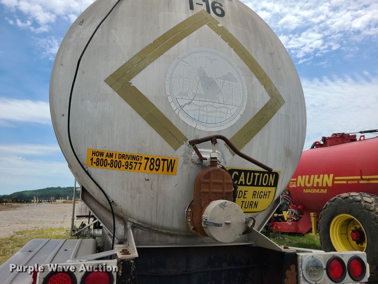 image for item FX9514 1984 VIM tank trailer