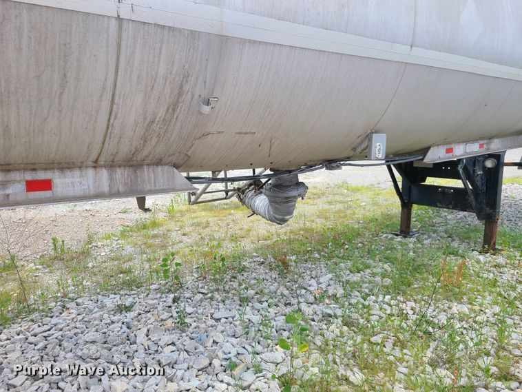 image for item FX9514 1984 VIM tank trailer