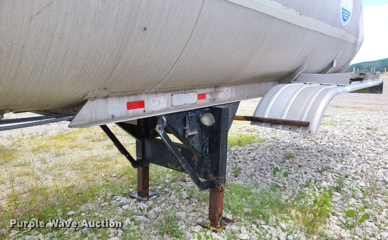 image for item FX9514 1984 VIM tank trailer