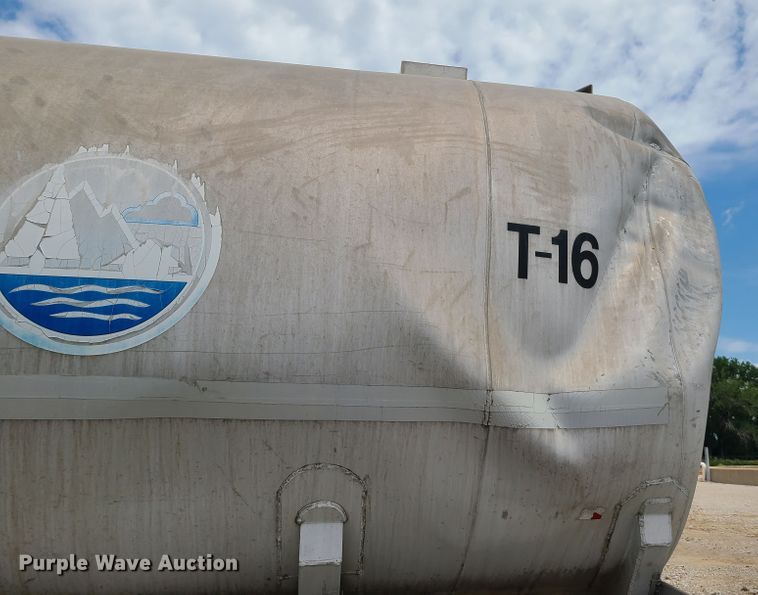 image for item FX9514 1984 VIM tank trailer