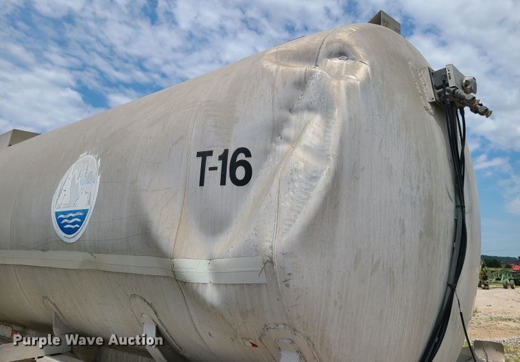 image for item FX9514 1984 VIM tank trailer