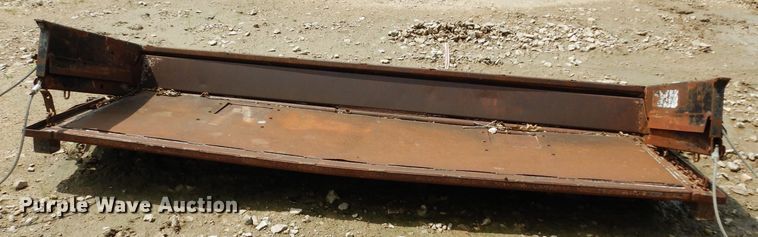 image for item FY9147 Tommy Gate 9116LND end gate lift