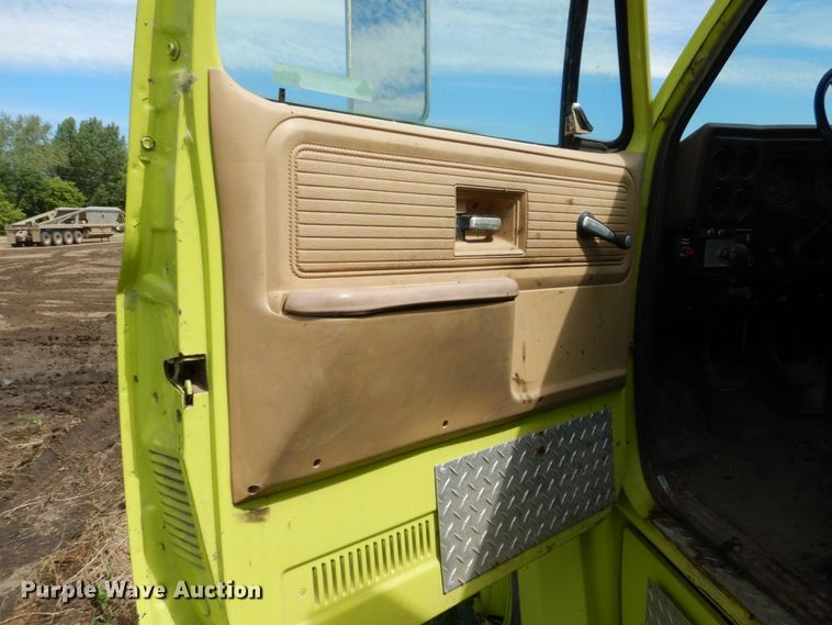 image for item GA9139 1978 GMC 6500  pumper fire truck