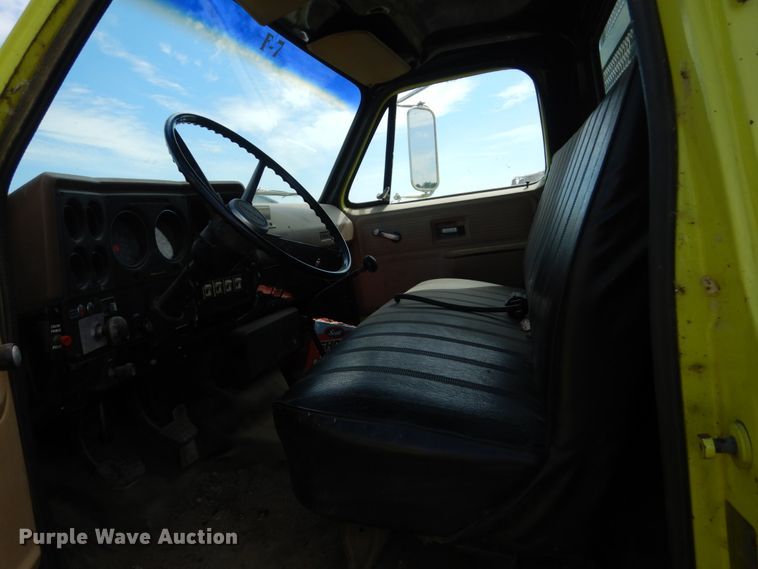 image for item GA9139 1978 GMC 6500  pumper fire truck