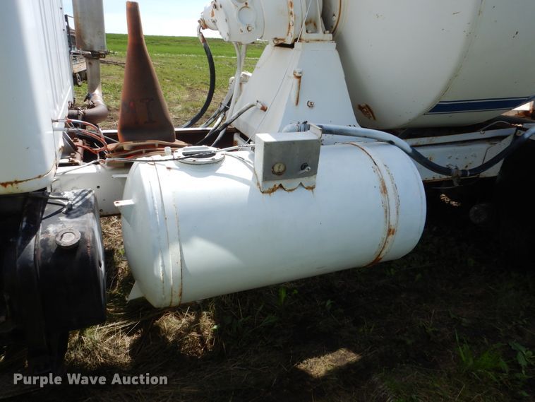 image for item GA9140 1978 International 2654  ready mix truck