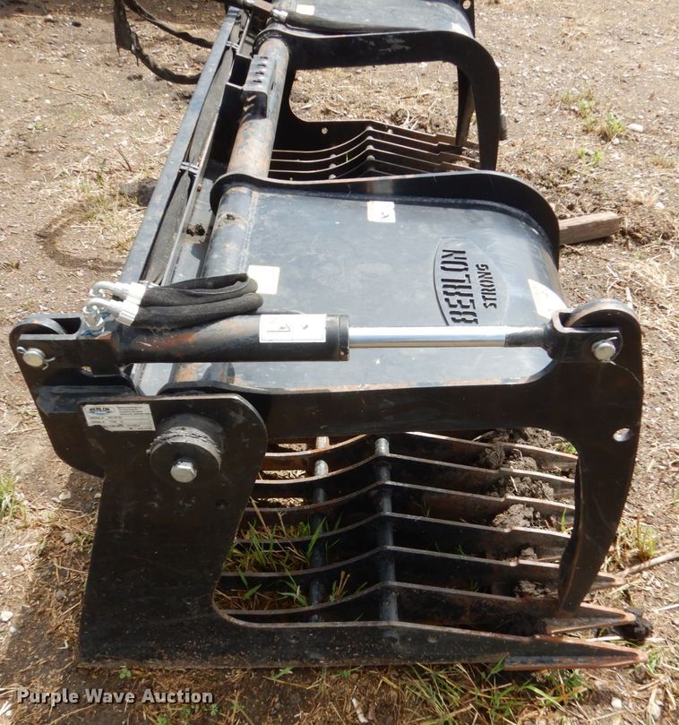 Berlon SKLG84 84"W skid steer grapple bucket in Hayti, SD Item