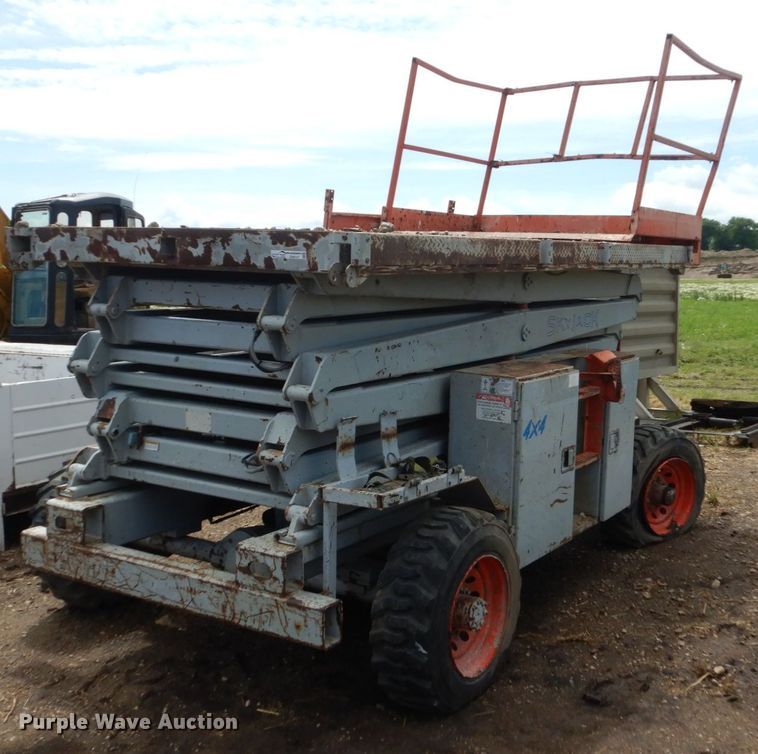 image for item GA9147 Skyjack SJ8841  scissor lift