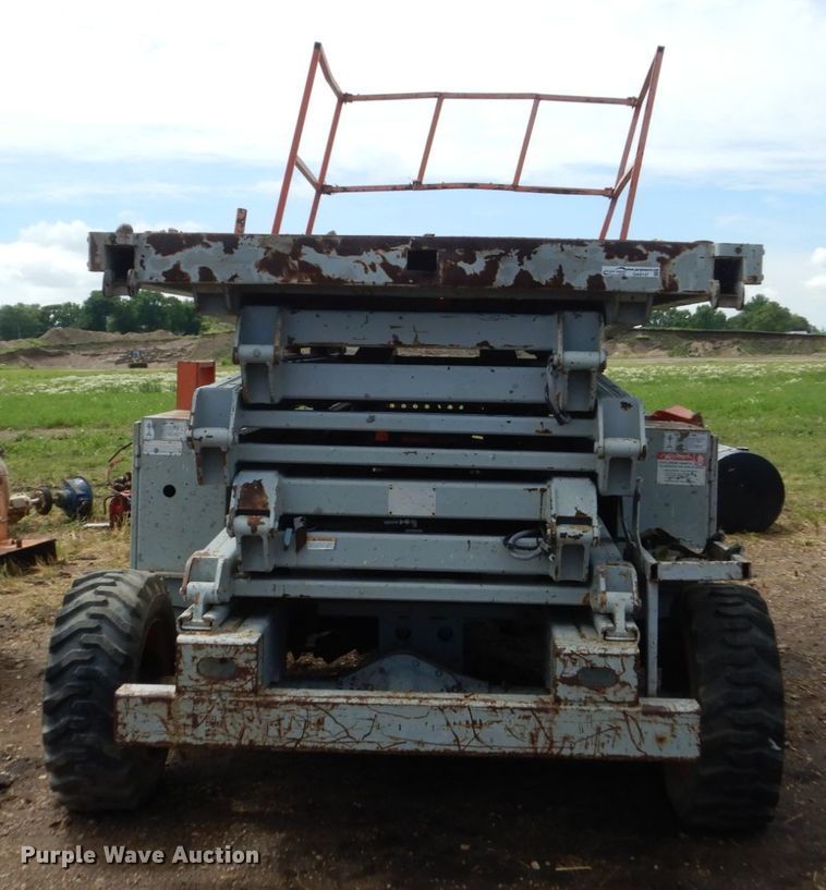 image for item GA9147 Skyjack SJ8841  scissor lift
