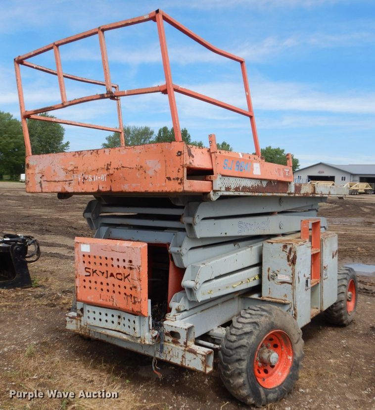 image for item GA9147 Skyjack SJ8841  scissor lift
