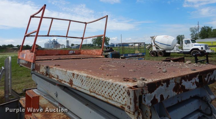 image for item GA9147 Skyjack SJ8841  scissor lift