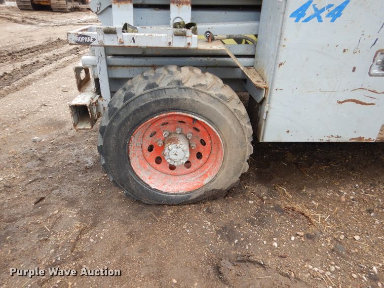 image for item GA9147 Skyjack SJ8841  scissor lift