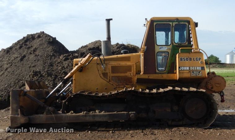 image for item GA9151 1995 John Deere 850B LGP  dozer