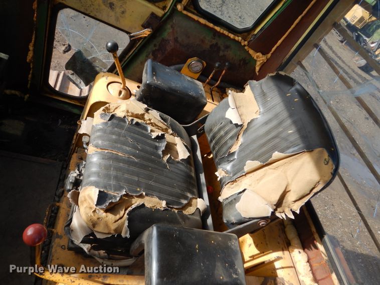 image for item GA9151 1995 John Deere 850B LGP  dozer