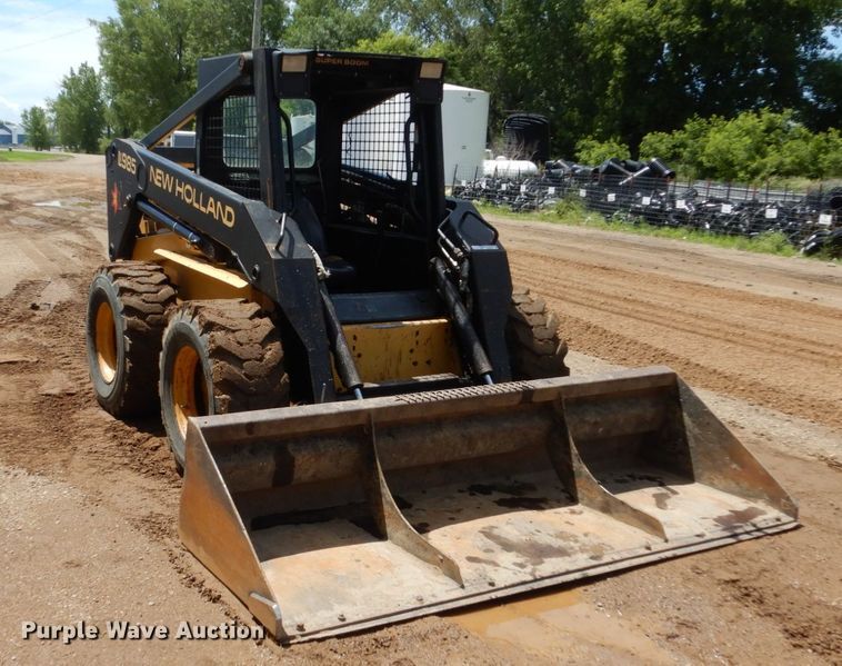 image for item GA9154 1999 New Holland LX985  skid steer loader