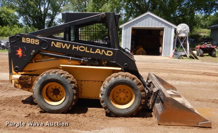 image for item GA9154 1999 New Holland LX985  skid steer loader