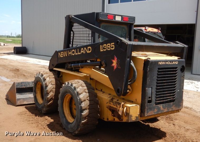 image for item GA9154 1999 New Holland LX985  skid steer loader